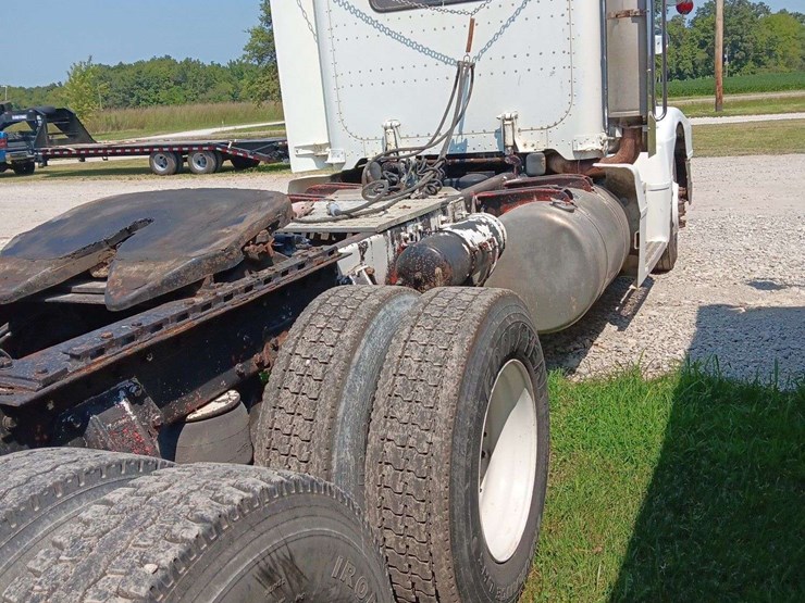 1994-peterbilt-377-image-40