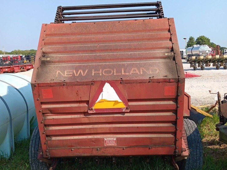 new-holland-845-image-5