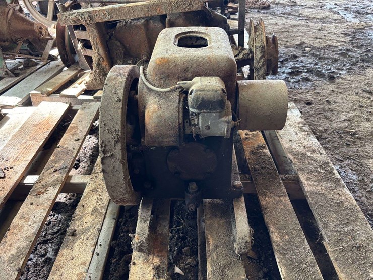 1-1/2-to-2-1/2-hp-international-harvester-la-engine-image-4