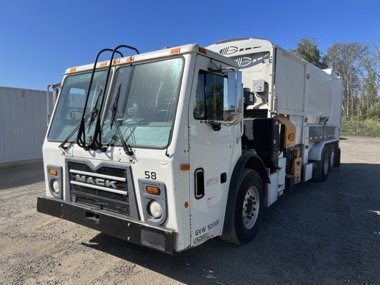 2013-mack-leu612-image-1