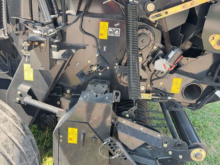2016-case-ih-rb565-image-11