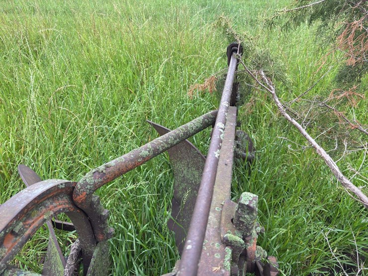 2-bottom-14”-pull-type-plow-image-31