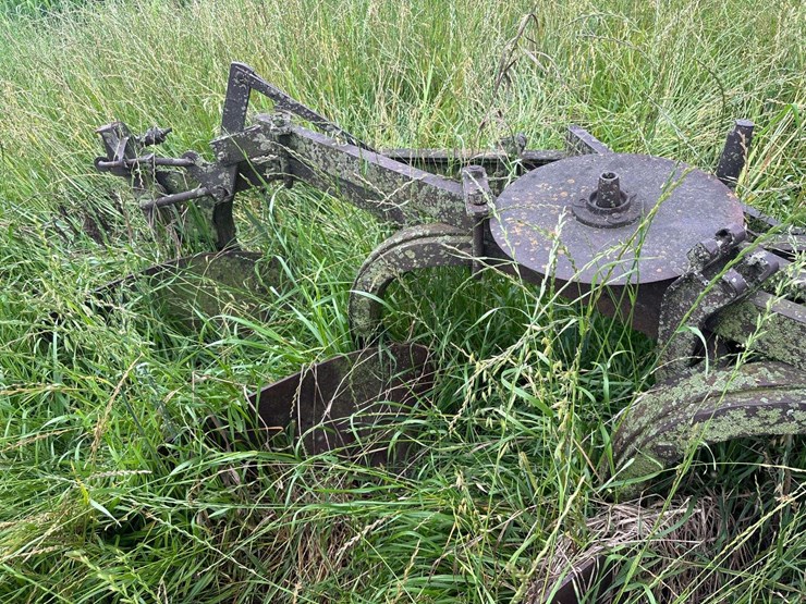 5-bottom-14”-pull-type-plow-image-29