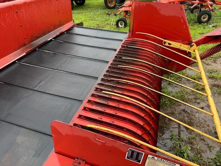 new-holland-145-image-8