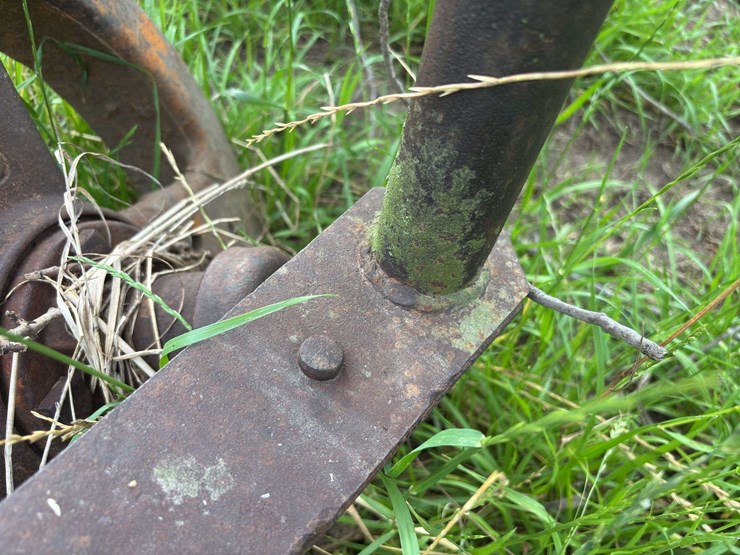 3-bottom-25”-terracing-plow-image-12