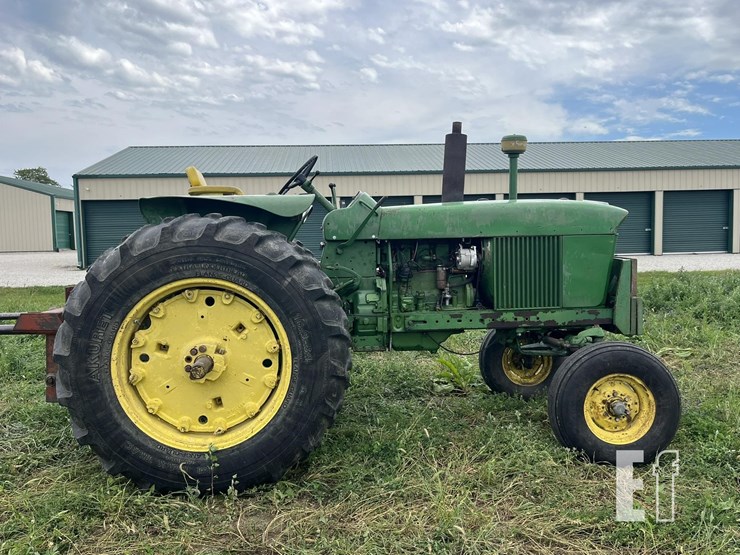 john-deere-3020-image-2