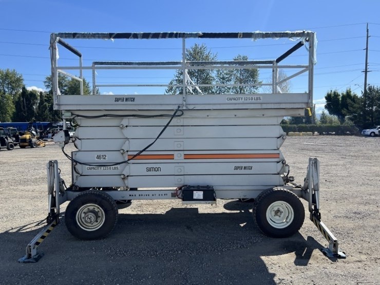 simon-super-witch-4612e-scissor-lift-image-3