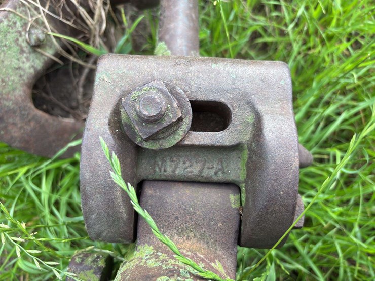 3-bottom-25”-terracing-plow-image-39