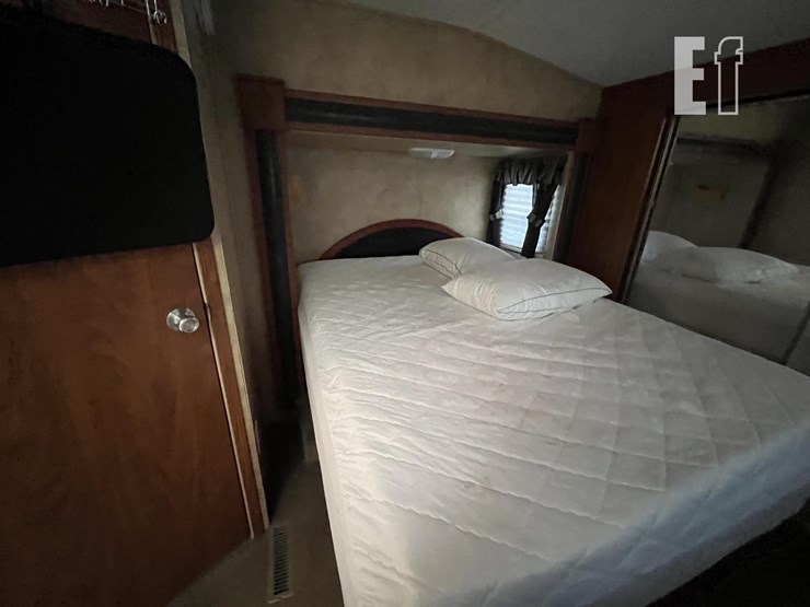2008-keystone-rv-co-raptor-3712ts-image-34