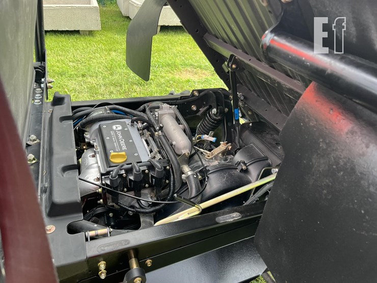 2011-john-deere-gator-xuv-825i-image-12