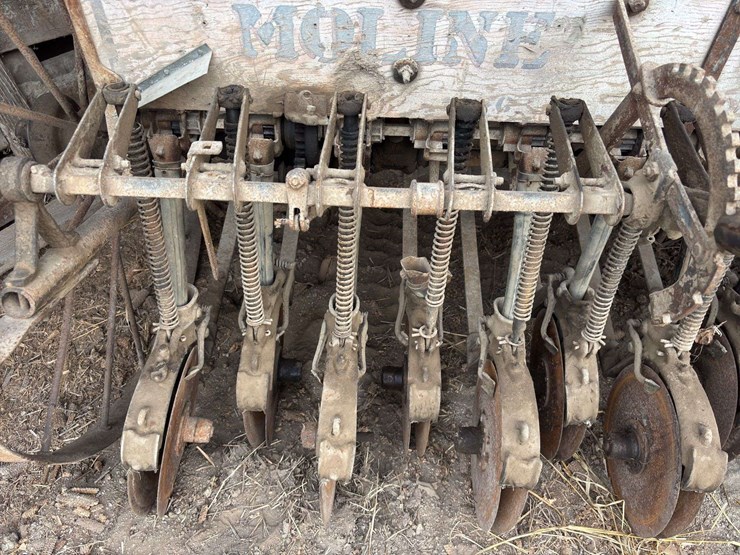 moline-8’-grain-drill-image-50