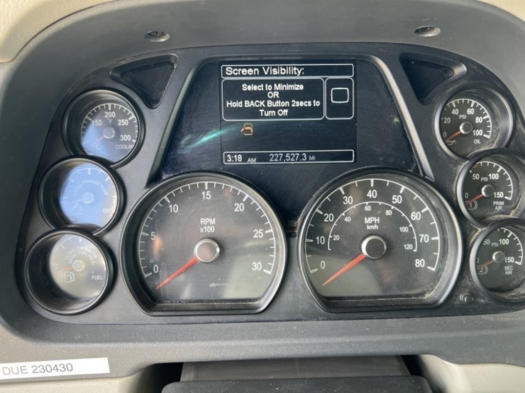 2020-peterbilt-567-image-15