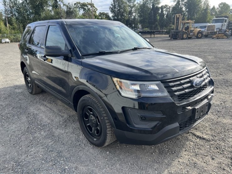 2017-ford-explorer-image-2