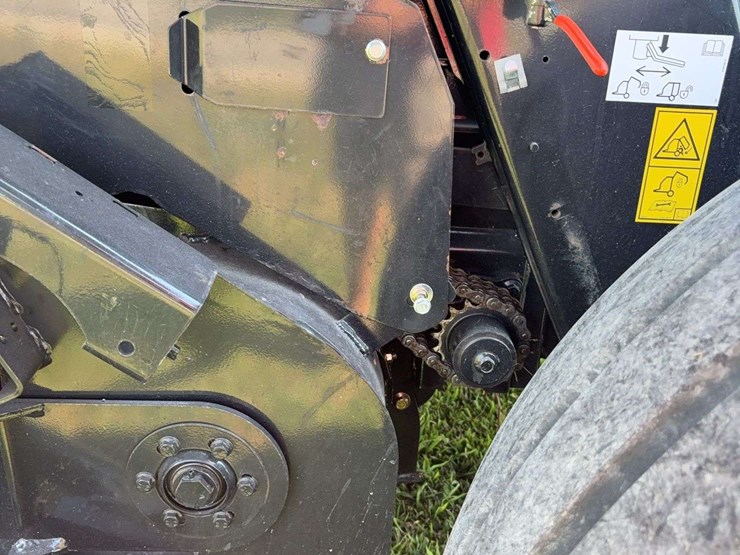 2016-case-ih-rb565-image-19