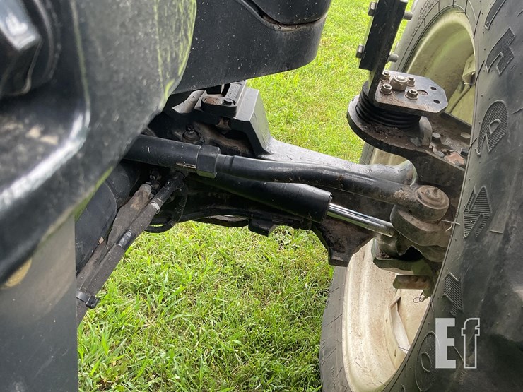 2013-new-holland-t8.330-image-58