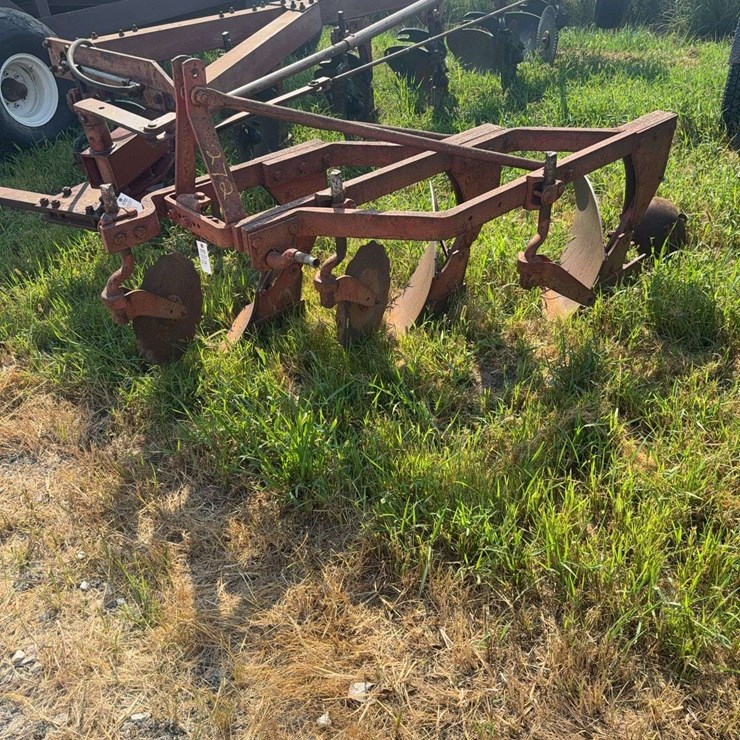 MASSEY-FERGUSON 3