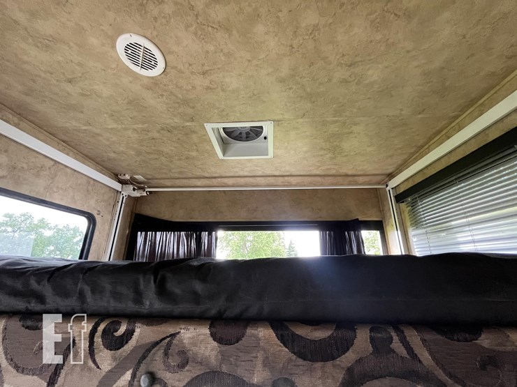 2008-keystone-rv-co-raptor-3712ts-image-17