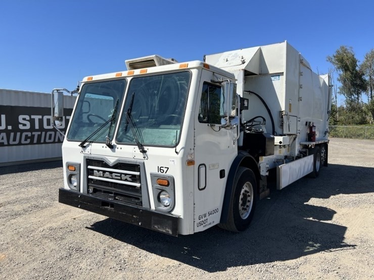 2015-mack-leu612-image-1
