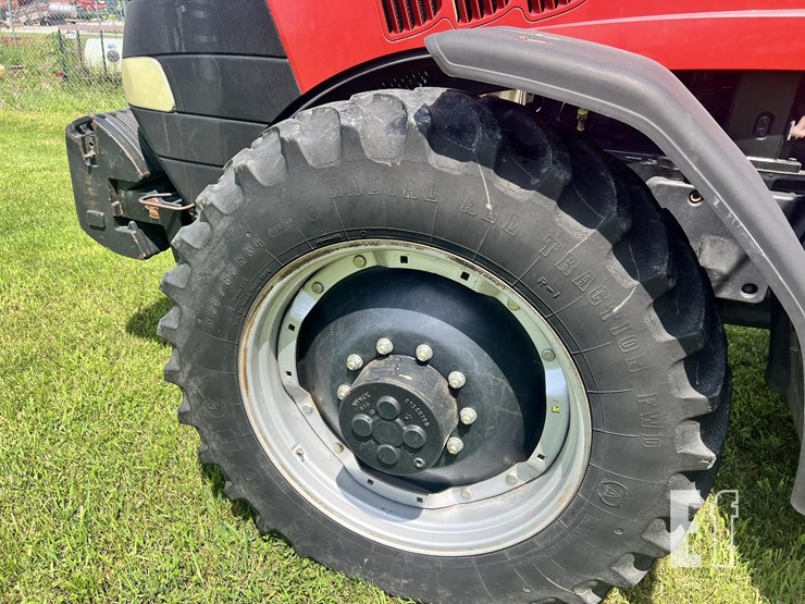 2010-case-ih-magnum-215-image-28