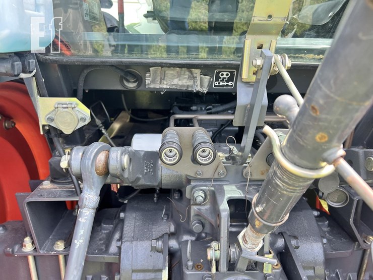 2005-kubota-m125x-image-12
