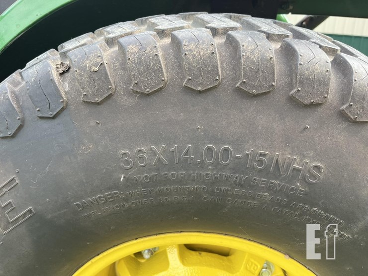 2013-john-deere-2032r-image-10