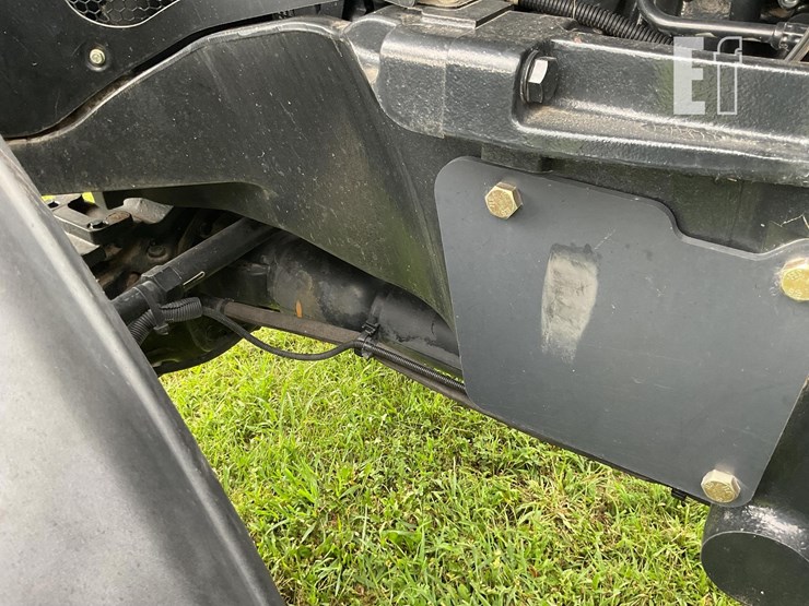 2013-new-holland-t8.330-image-49