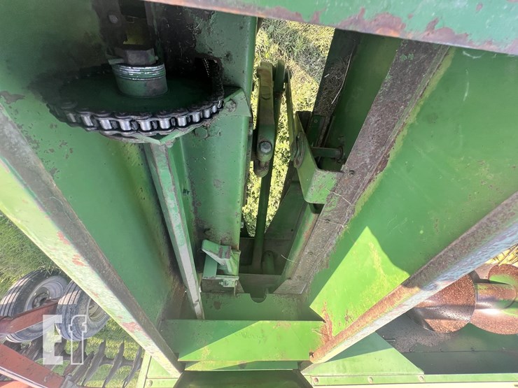 john-deere-336-image-13