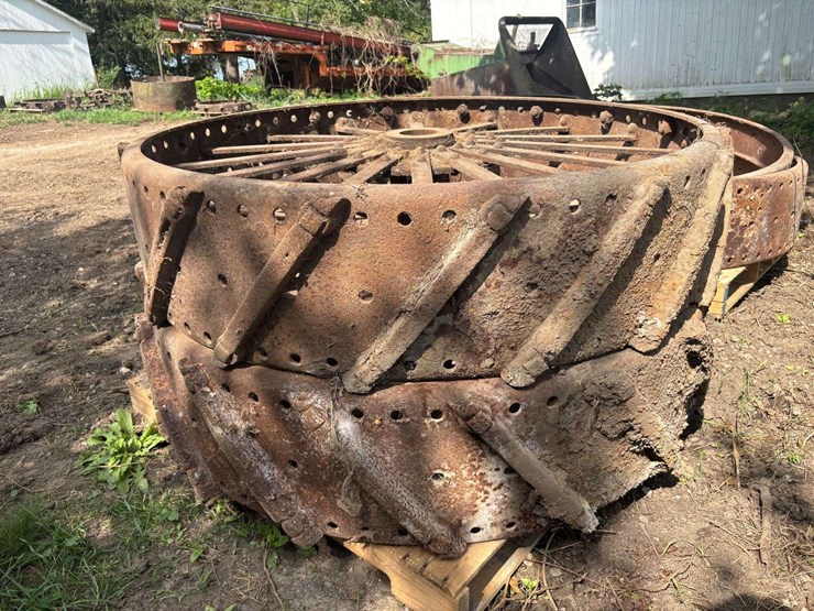 50"-steel-wheels-with-slats-image-4