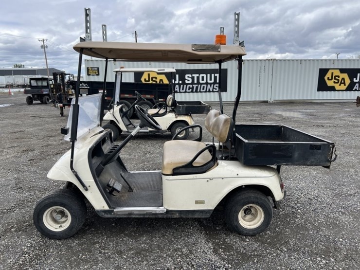 ez-go-textron-golf-cart-image-7