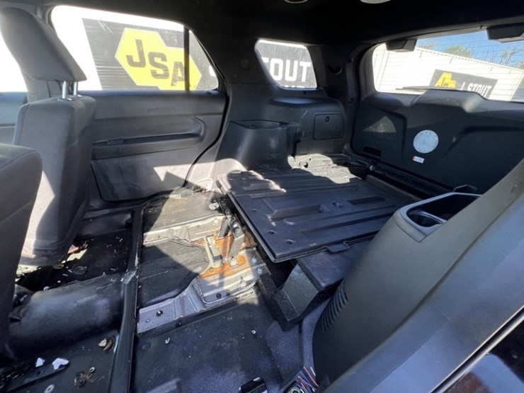 2018-ford-explorer-image-24