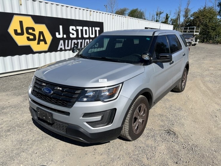 2016-ford-explorer-image-1