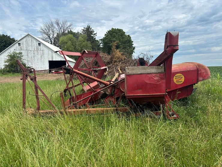 massey-harris-clipper-combine-image-8