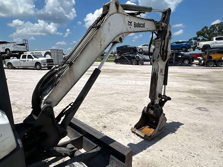 2013-bobcat-e32-image-9