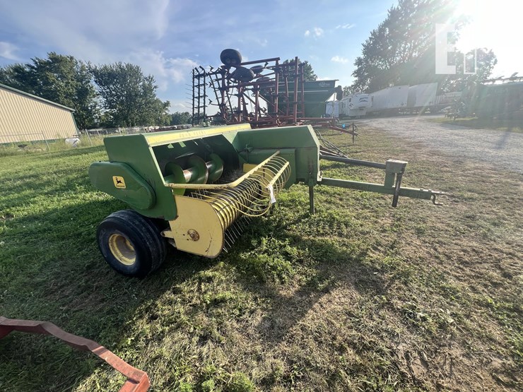 john-deere-336-image-18