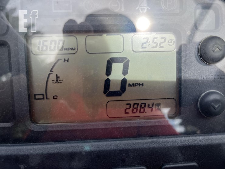 2011-john-deere-gator-xuv-825i-image-18