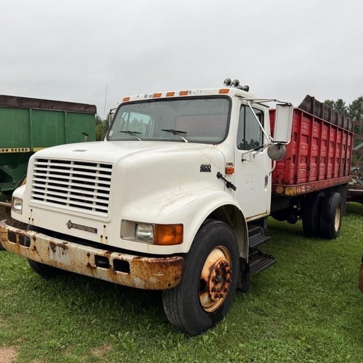 2001 INTERNATIONAL 4900
