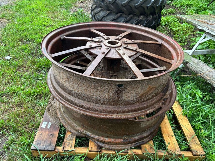(2)-mccormick-deering-cutoff-wheels-image-2