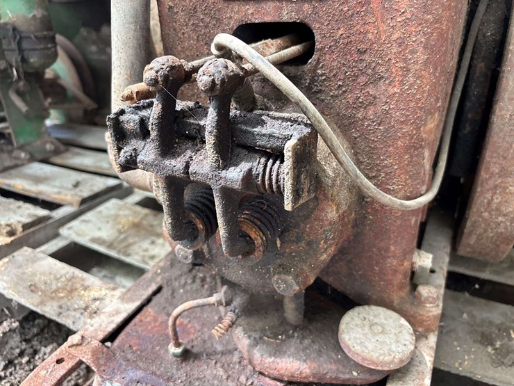 3-5-hp-international-harvester-la-engine-image-16