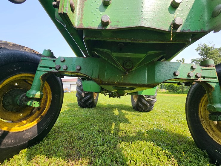 1982-john-deere-2940-image-22