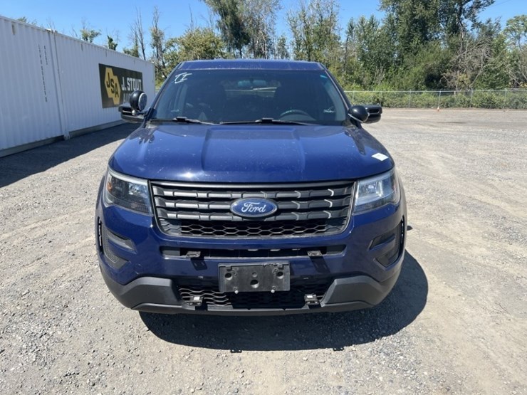 2016-ford-explorer-image-8