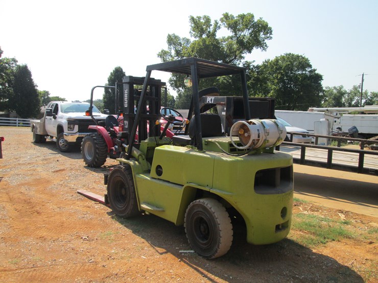 #11-•-#26830-•-clark-8000lb-cushion-tire-forklift-y685-0316-5960fa-image-4