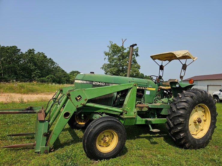 1982-john-deere-2940-image-2