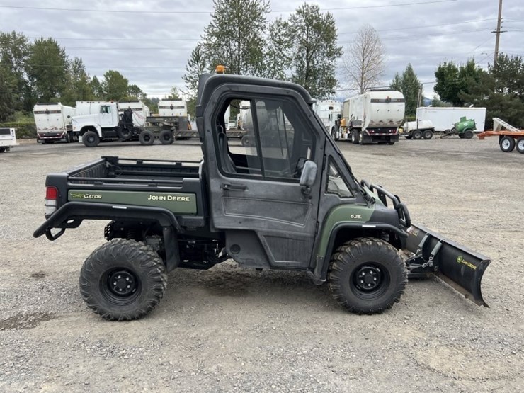 2015-john-deere-gator-image-3