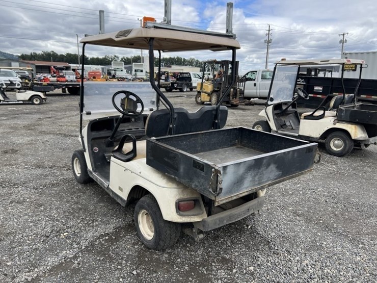 ez-go-textron-golf-cart-image-6