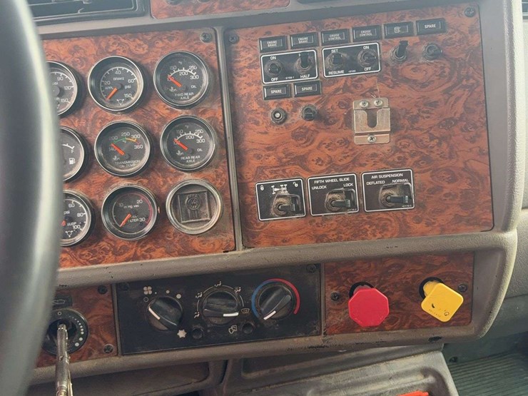 2003-kenworth-t800-image-22
