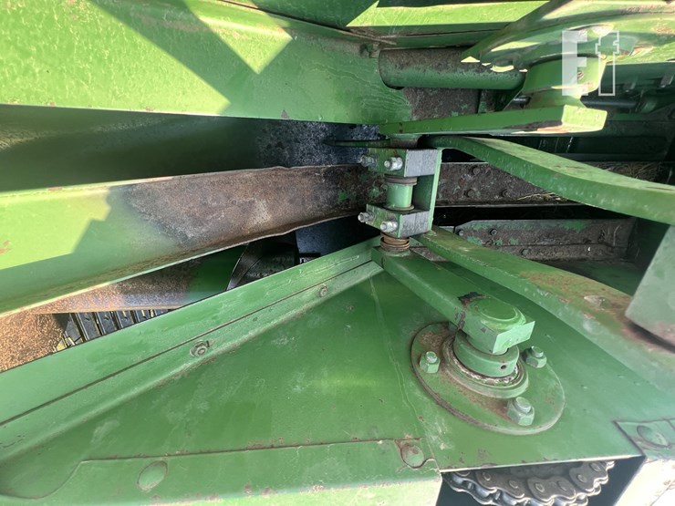 john-deere-336-image-6