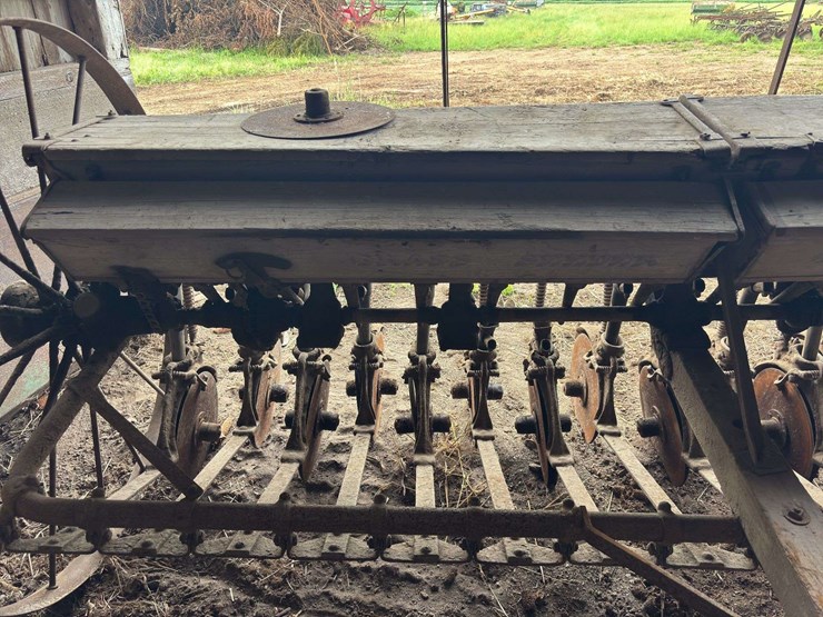 moline-8’-grain-drill-image-67