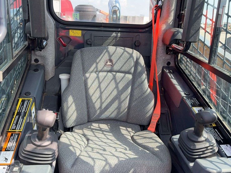 2012-deere-333g-image-18