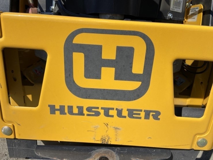 hustler-fastrak-zero-turn-mower-image-9