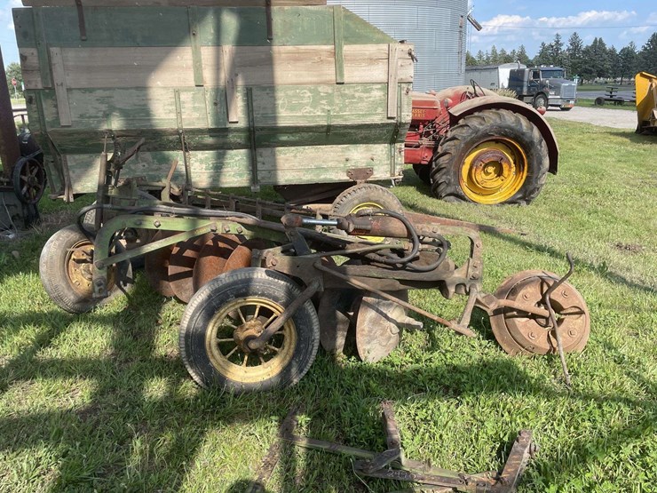 john-deere-disk-plow-image-4